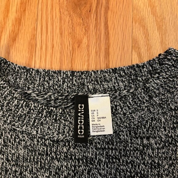 H&M | Black and White Marled Crewneck Sweater | Small - Picture 4 of 7